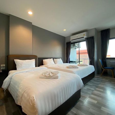 Grand Inter Hotel Samut Sakhon Стая снимка